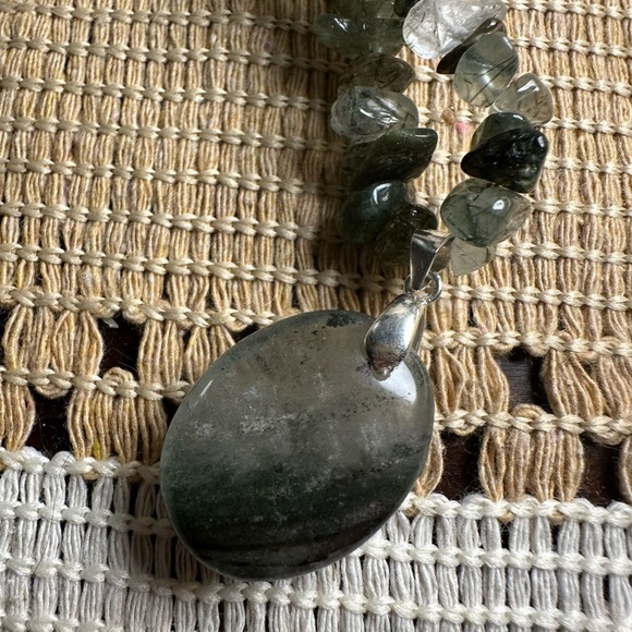 Garden Quartz Oval Pendant with Garden Quartz Chips Beads Faux Leather Necklace - Picture 13 of 16